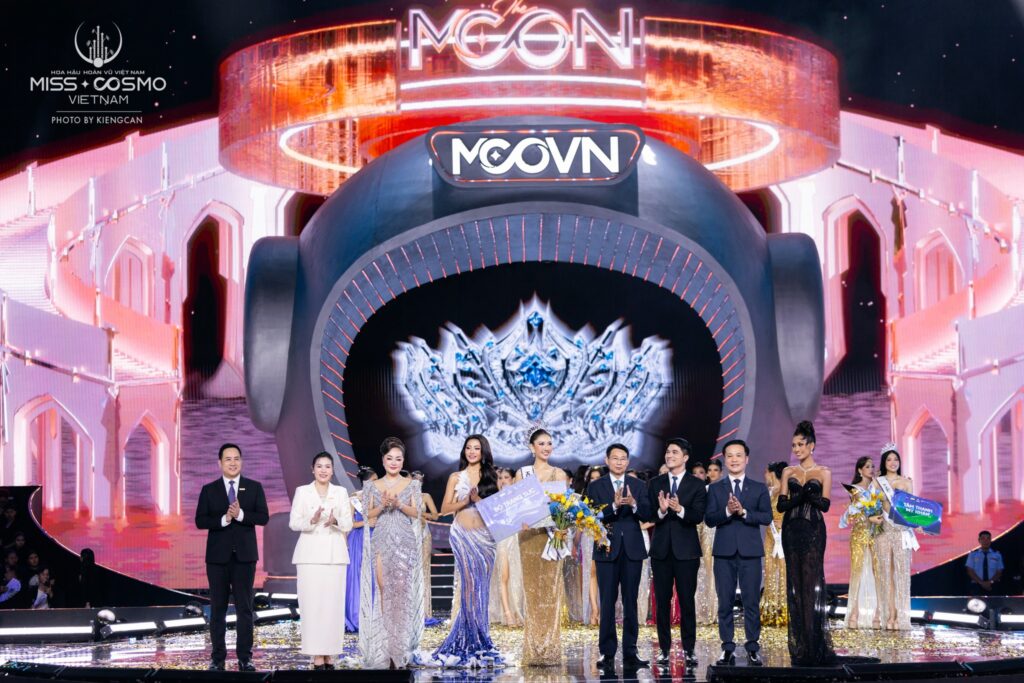 Tân Hoa hậu Hoàn Vũ Việt Nam 2025 Nguyễn Hoàng Phương Linh